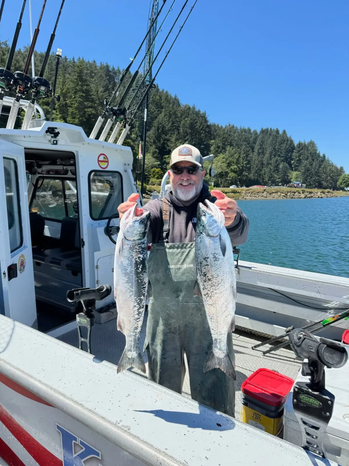 Oregon Coast Fishing Seasons: Salmon, Halibut, Tuna & Crabbing